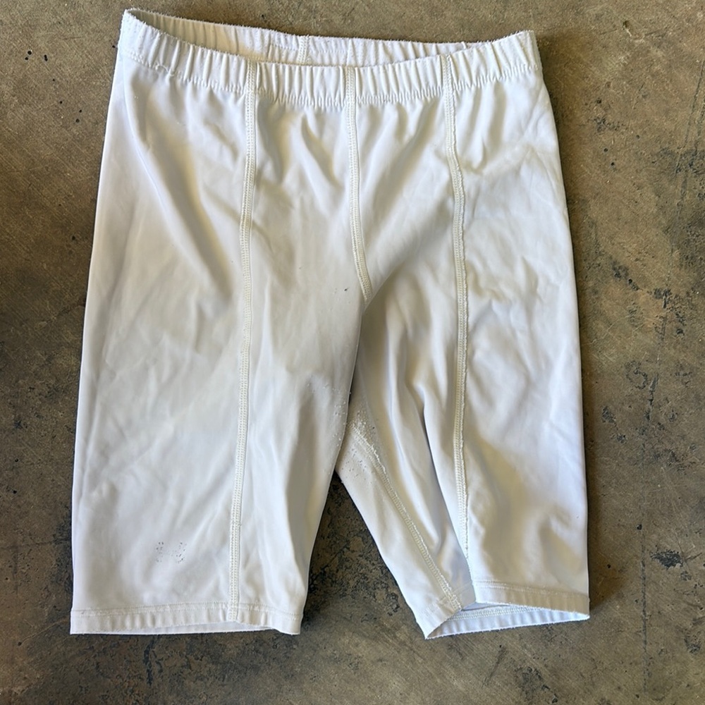 Under Armour White Athletic Shorts Lightweight Elastic Waist